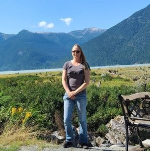 Meet your Posher, Kimberly